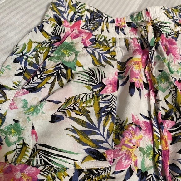 JOE B Floral Shorts Size S - Picture 5 of 6